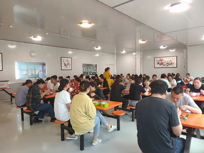 悠悠粽香飄幸福，濃情端午暖人心